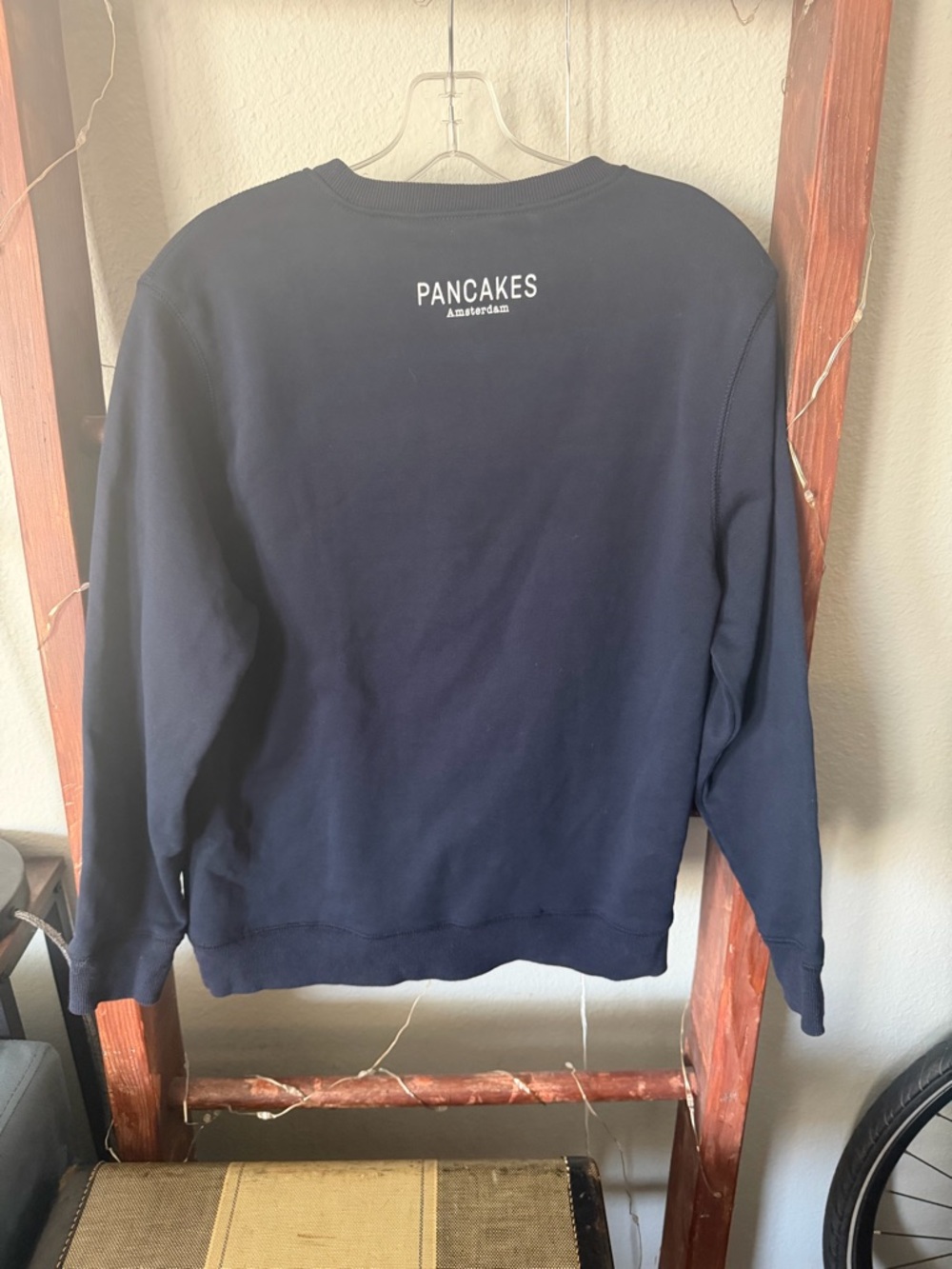 AMSTERDAM DUTCH QUOTE: RARE Women's Navy Crewneck Sweatshirt with White Graphic - Picture 4 of 5